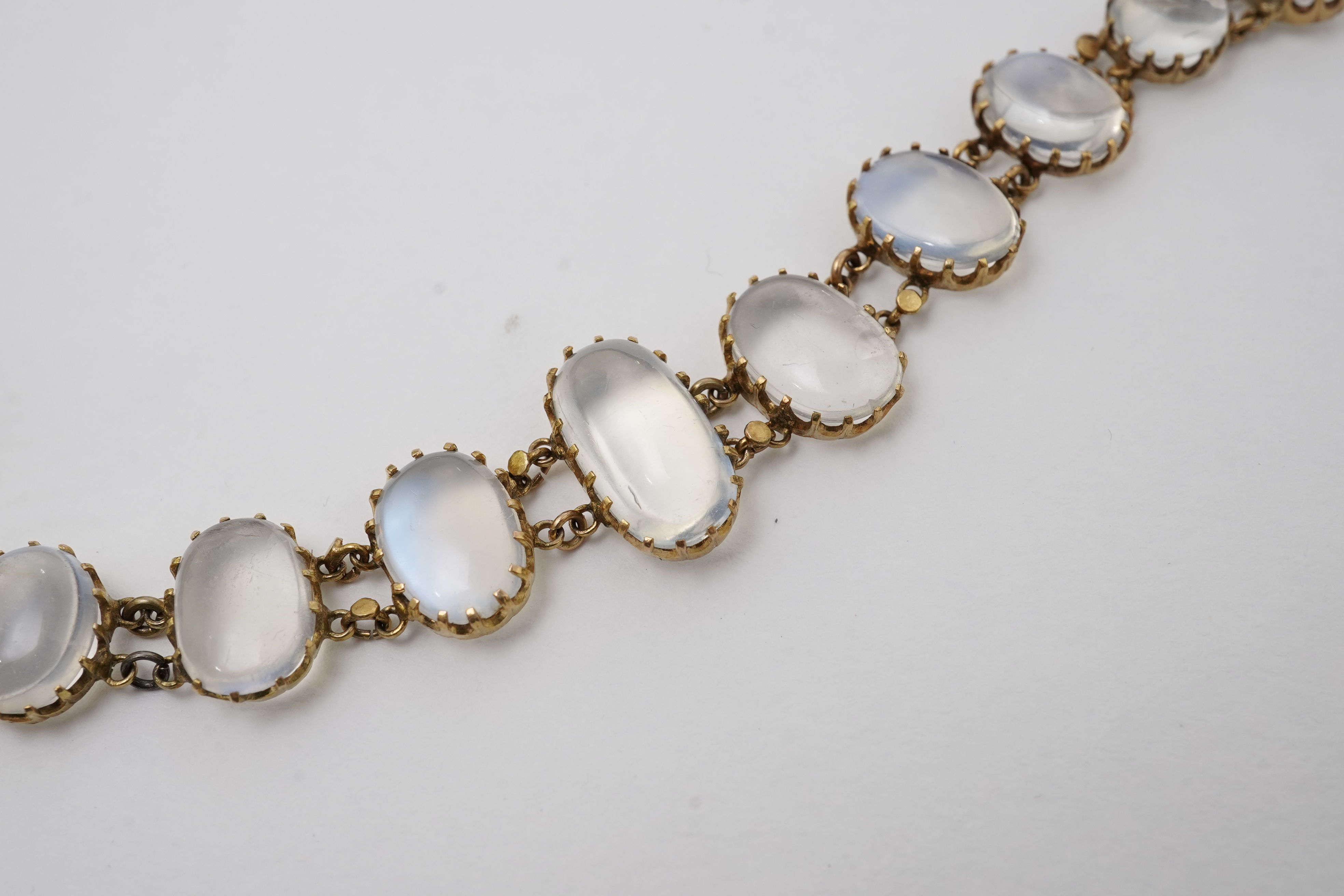 A moonstone bracelet, early 20th century